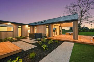 Hamilton-Home-ouside-windows