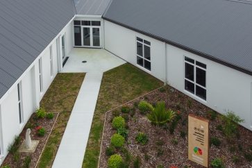 Baptist-Church-courtyard